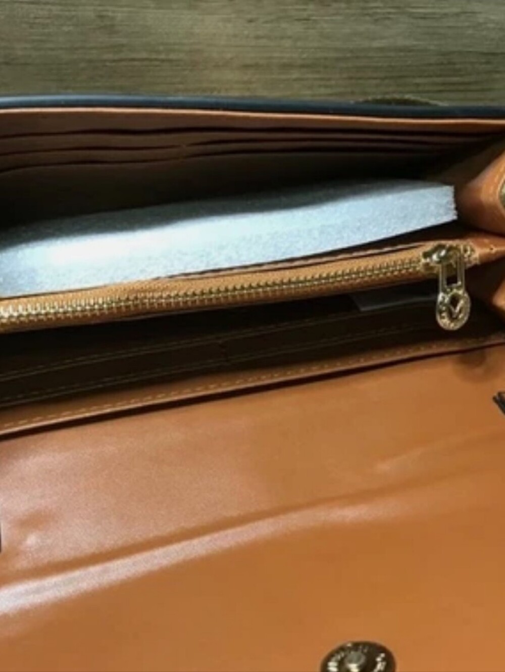 Valentino Orlandi Brown & Tan Logo Crossbody Bag. MSRP $159 NWT. - Picture 5 of 6